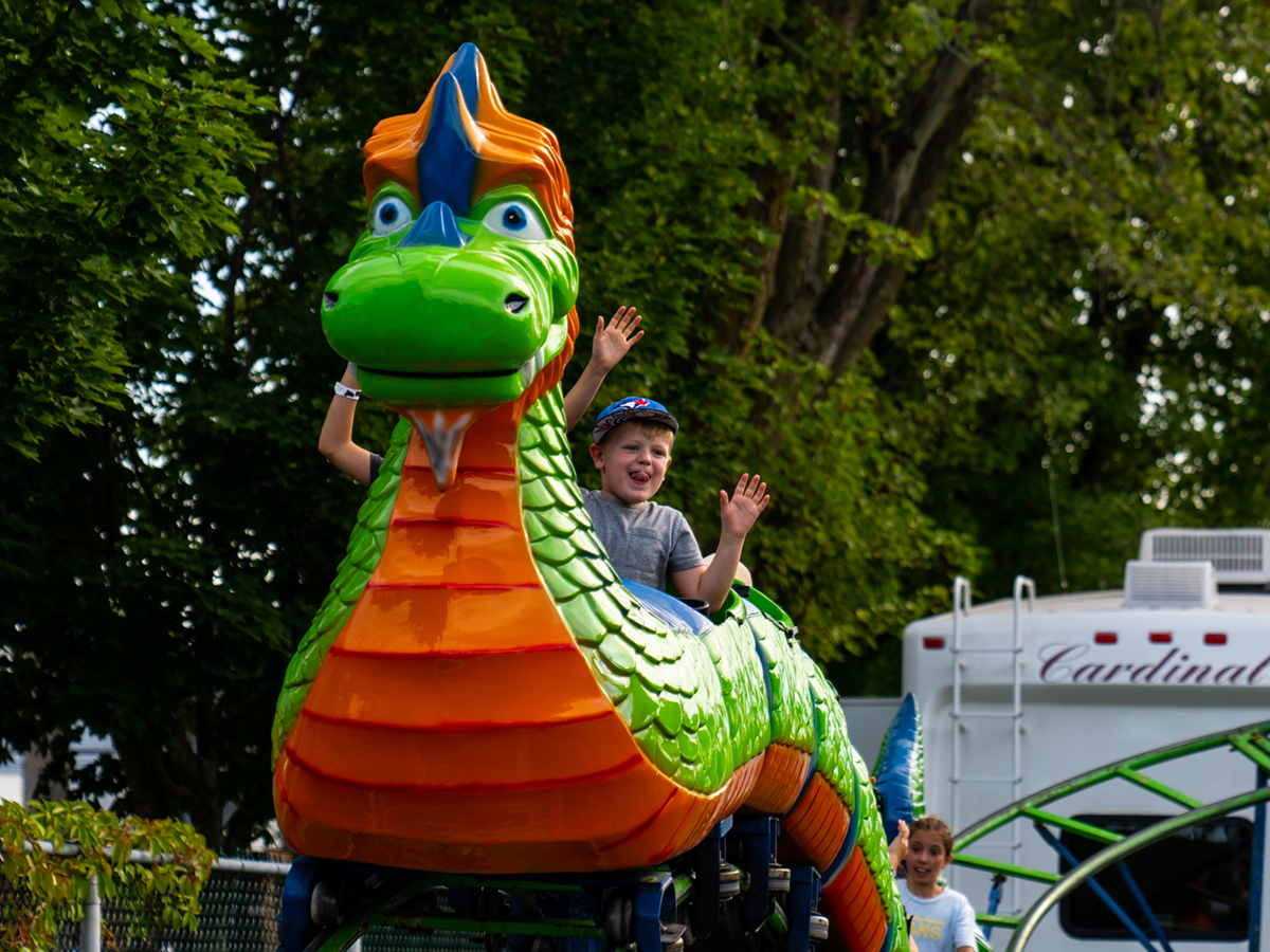 Dragon Wagon 0322 Crop